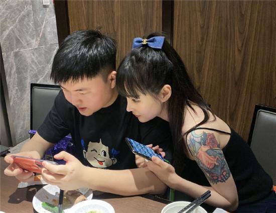 现场图曝光,uzi女友都被炸出来:我差点就信了