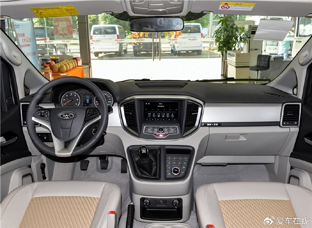 创富路上的选择之争菱智plus对比瑞风m4与大通g10