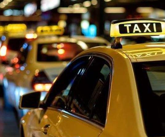 女子打车后慢吞吞买早餐，司机多次催促后取消订单，被威胁会投诉休闲区蓝鸢梦想 - Www.slyday.coM