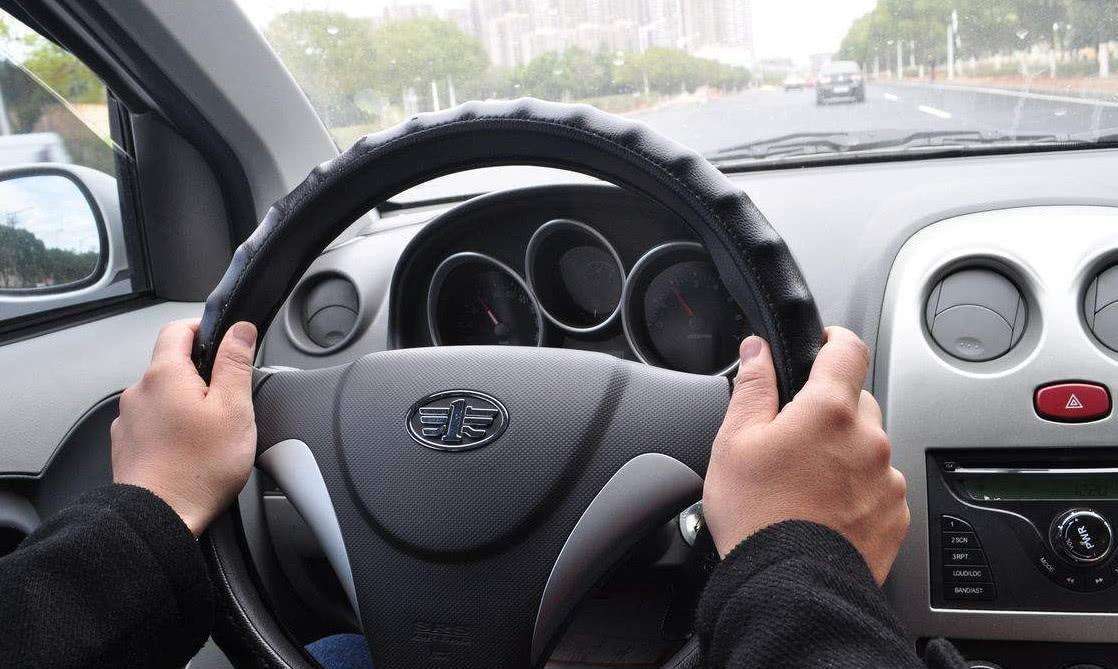 7种不同性格的方向盘握姿第二种性格豪爽你属于哪种