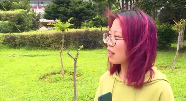 结婚3年反复被丈夫家暴,女子却坚决不愿离婚:“他是我的初恋”休闲区蓝鸢梦想 - Www.slyday.coM 结婚3年反复被丈夫家暴,女子却坚决不愿离婚:“他是我的初恋”休闲区蓝鸢梦想 - Www.slyday.coM