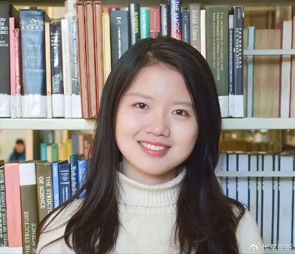 她是感动中国人物,半岁失聪逆袭成清华博士,如今官宣生子全网祝福