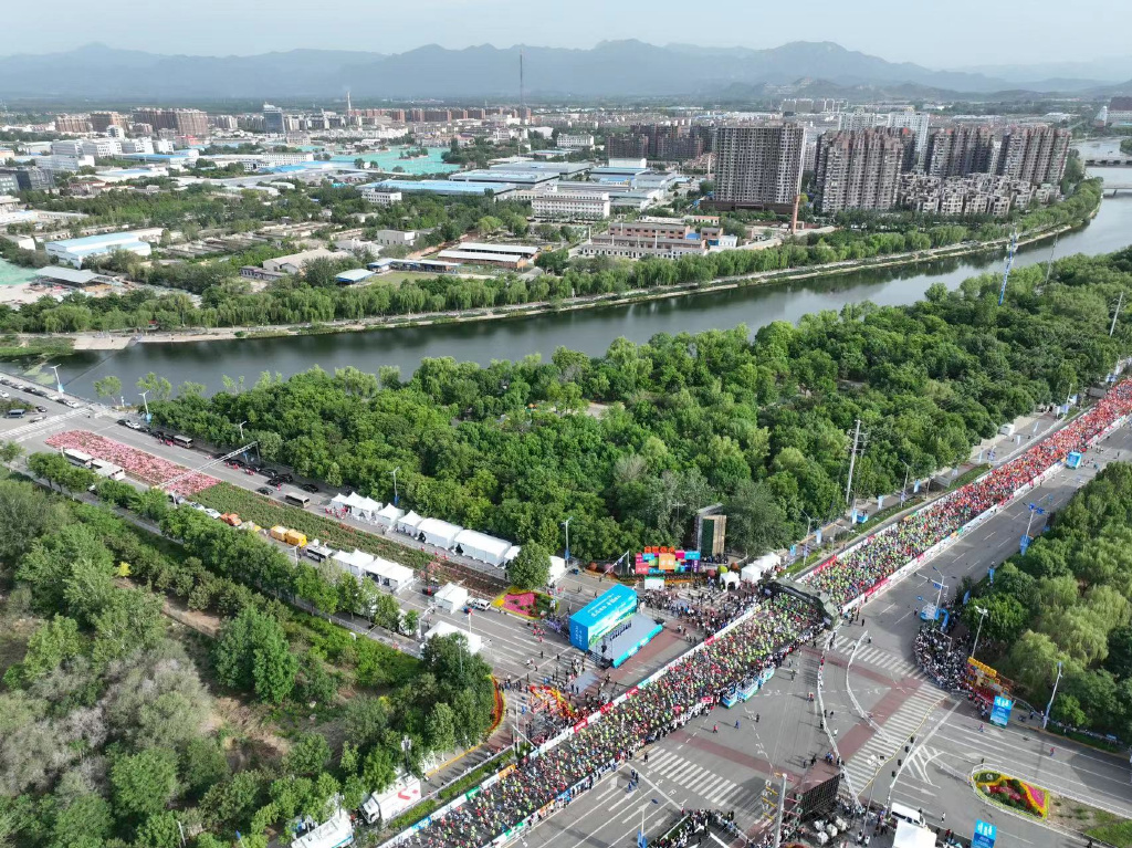 以"生态密云,幸福密马"为主题的密云生态马拉松,在2021年赛事期间,跑