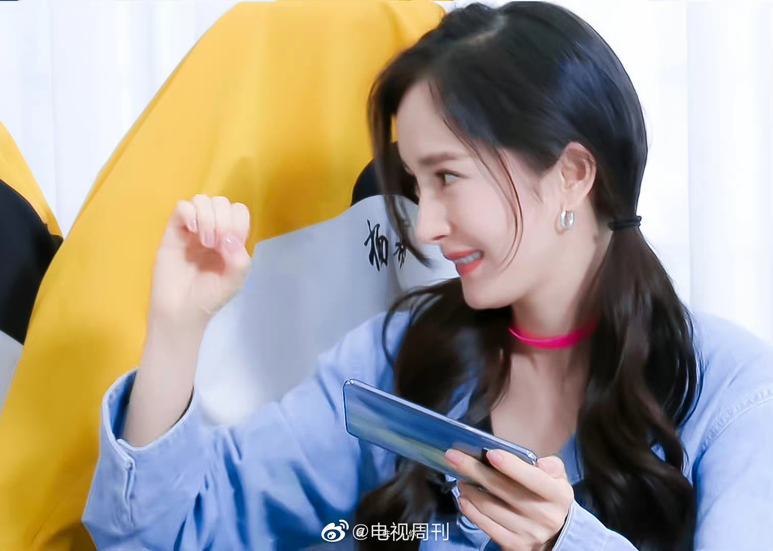 终于可以看到杨幂打游戏了电竞女神已上线