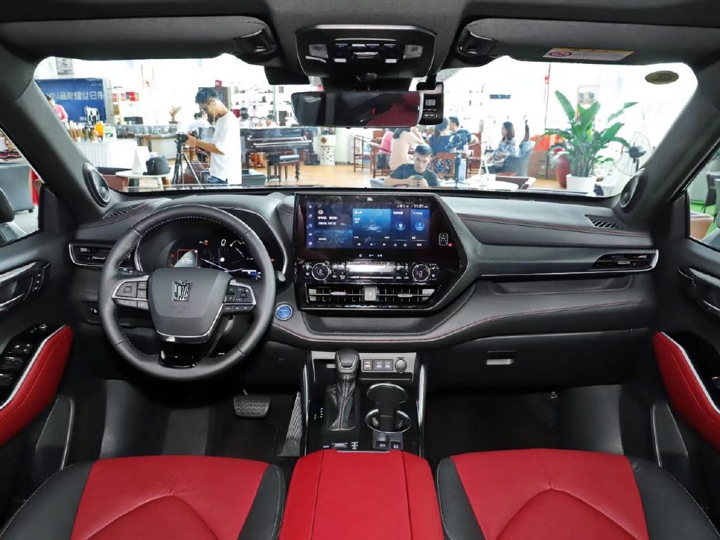 丰田七座SUV亲兄弟内斗，选谁更合适？