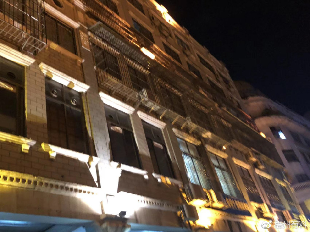 还记得梧州那个人满为患的街头吗?要怎么做才能恢复···休闲区蓝鸢梦想 - Www.slyday.coM 还记得梧州那个人满为患的街头吗?要怎么做才能恢复···休闲区蓝鸢梦想 - Www.slyday.coM