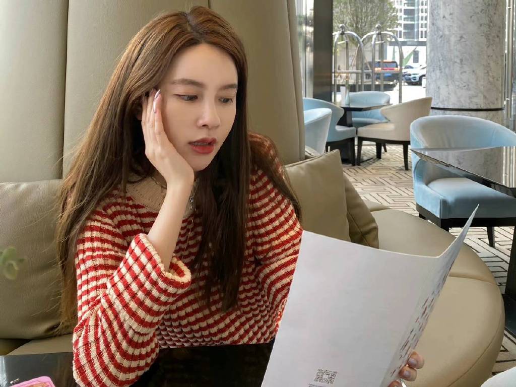 祝福她的,反而董花花和蒋凡现状不好,想必张大奕也正准备正式复出