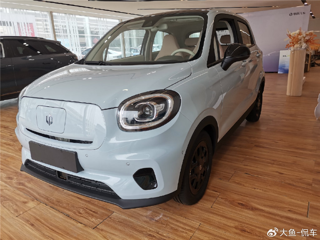 零跑t03"官降"1万,养车每天只需11元?家用代步真香?-新浪汽车