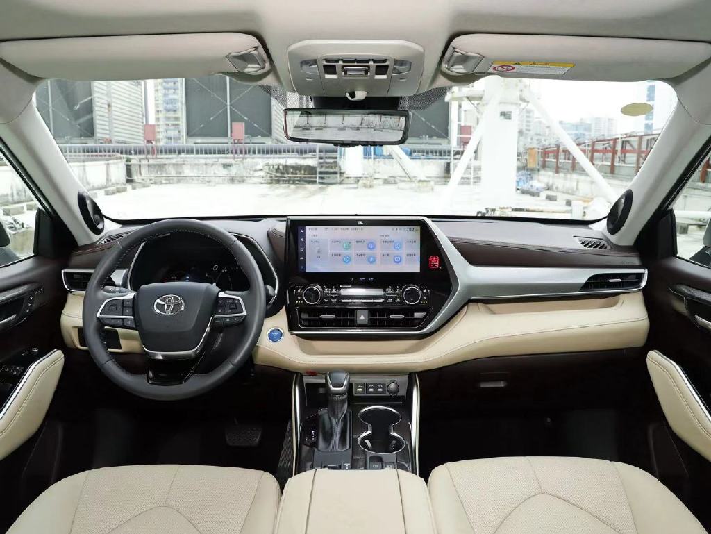 丰田七座SUV亲兄弟内斗，选谁更合适？