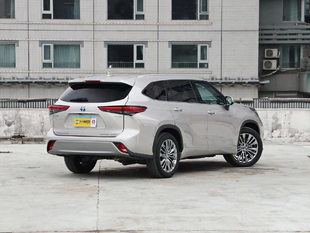 丰田七座SUV亲兄弟内斗，选谁更合适？