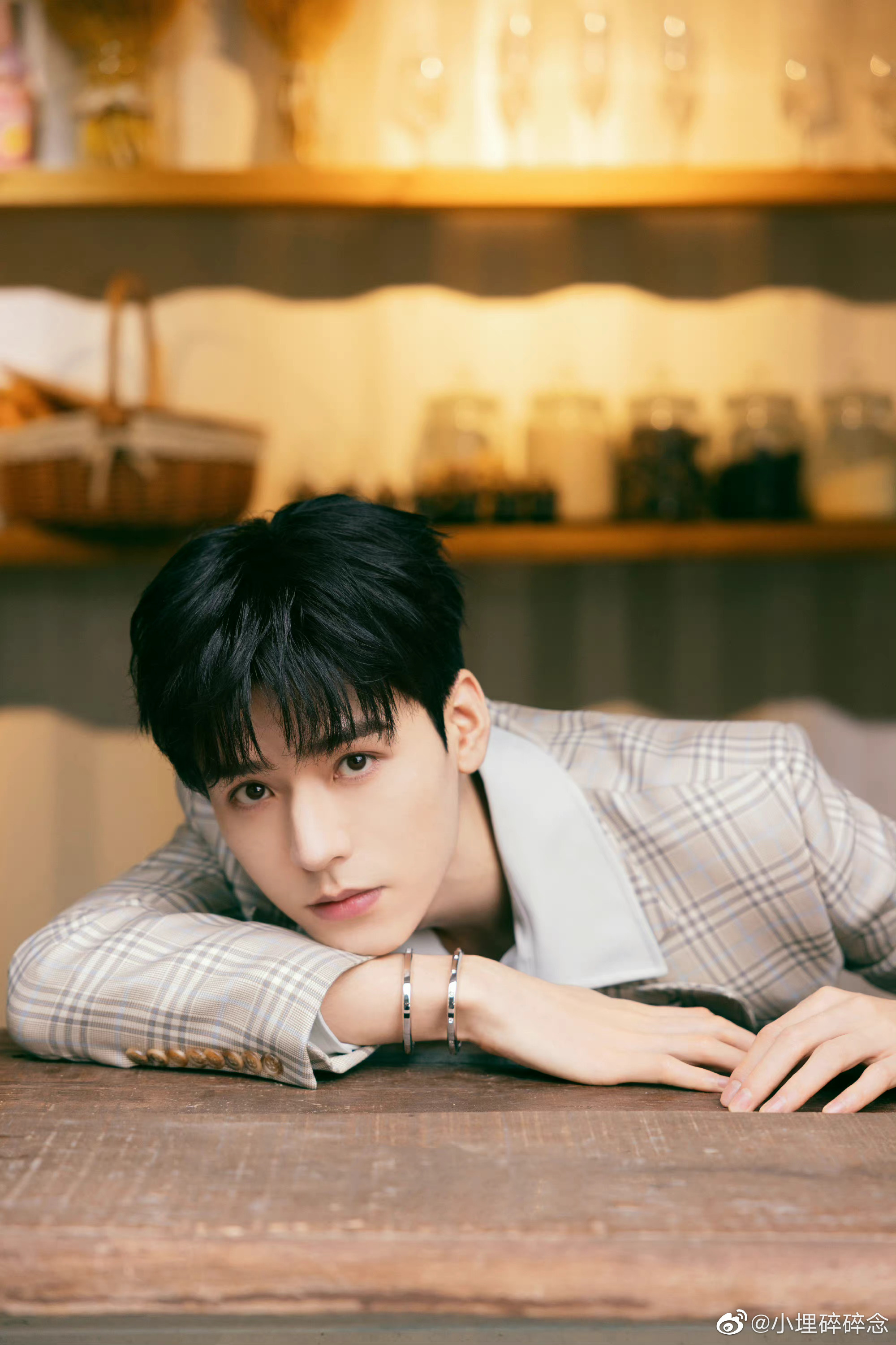 龚俊|西装造型 任他凡事清浊,为你一笑间轮回甘堕