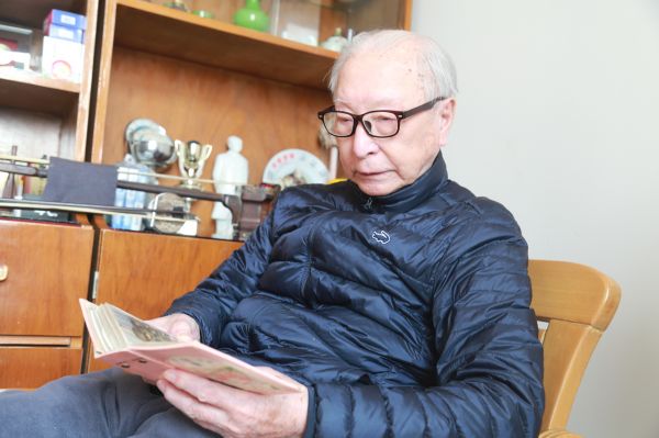 离休老干部捡到一本相册后8年后结果很暖心