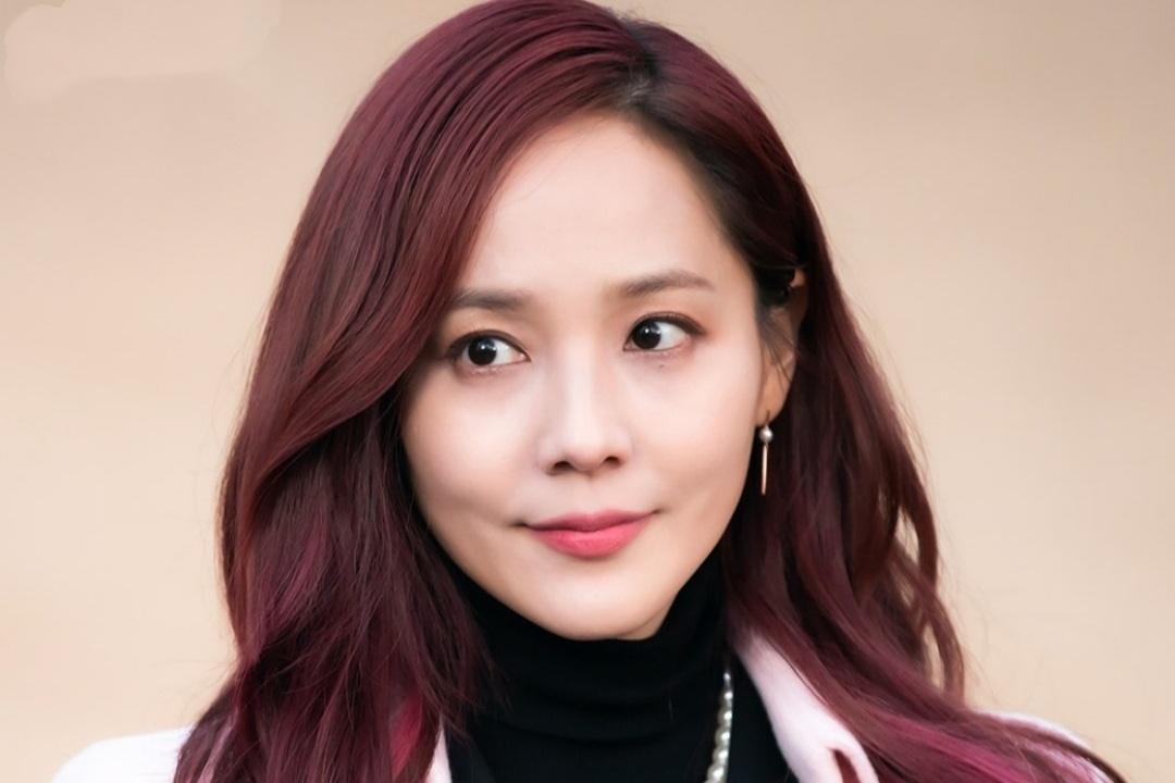 而在演到吴允熙心爱的女儿遭遇不幸离世的时候,柳真更是让大家看到了