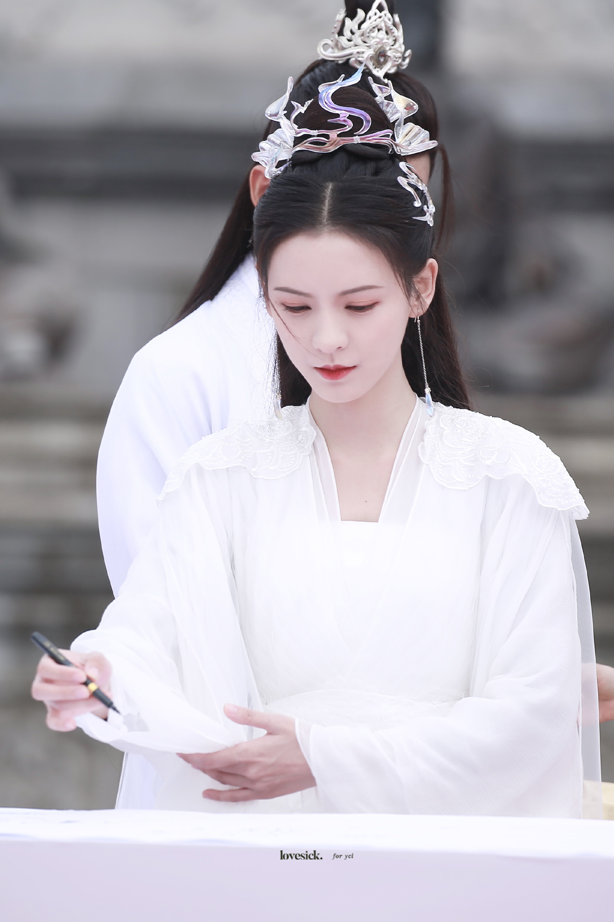 张予曦《千秋令》剧组亮相文荣奖红毯_高清图集_新浪网