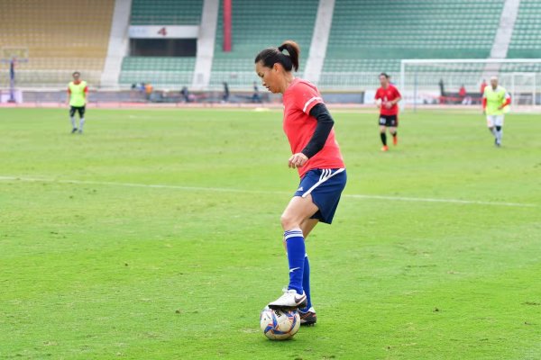 【足球】庆祝澳门回归22周年，这场足球赛浓缩了历史和情怀休闲区蓝鸢梦想 - Www.slyday.coM