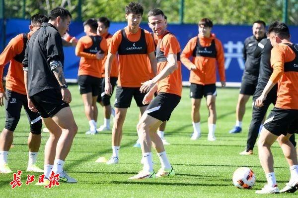 今晚再战海港,武汉长江队还能创造奇迹吗?休闲区蓝鸢梦想 - Www.slyday.coM 今晚再战海港,武汉长江队还能创造奇迹吗?休闲区蓝鸢梦想 - Www.slyday.coM