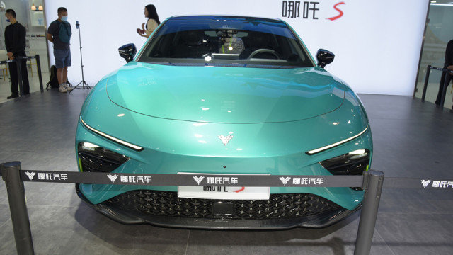 售19.98万元起，哪吒S上市，这车对比极氪001实力如何？