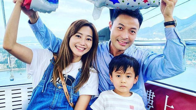 前TVB艺人张达伦再为宝贝儿子转校 每年学费10万与徐荣女儿同校|张达伦|徐荣|儿子_新浪新闻