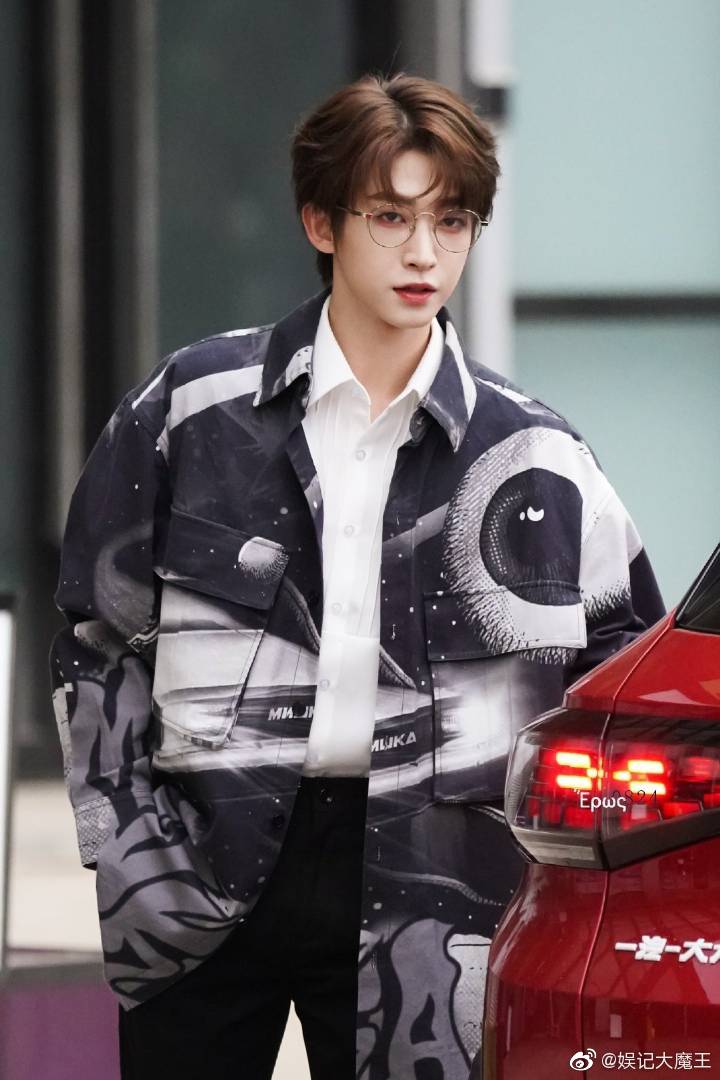 卓伟辟谣c位出道顶流谣言 假的 冒名的 刘宇内心os又惨又懵