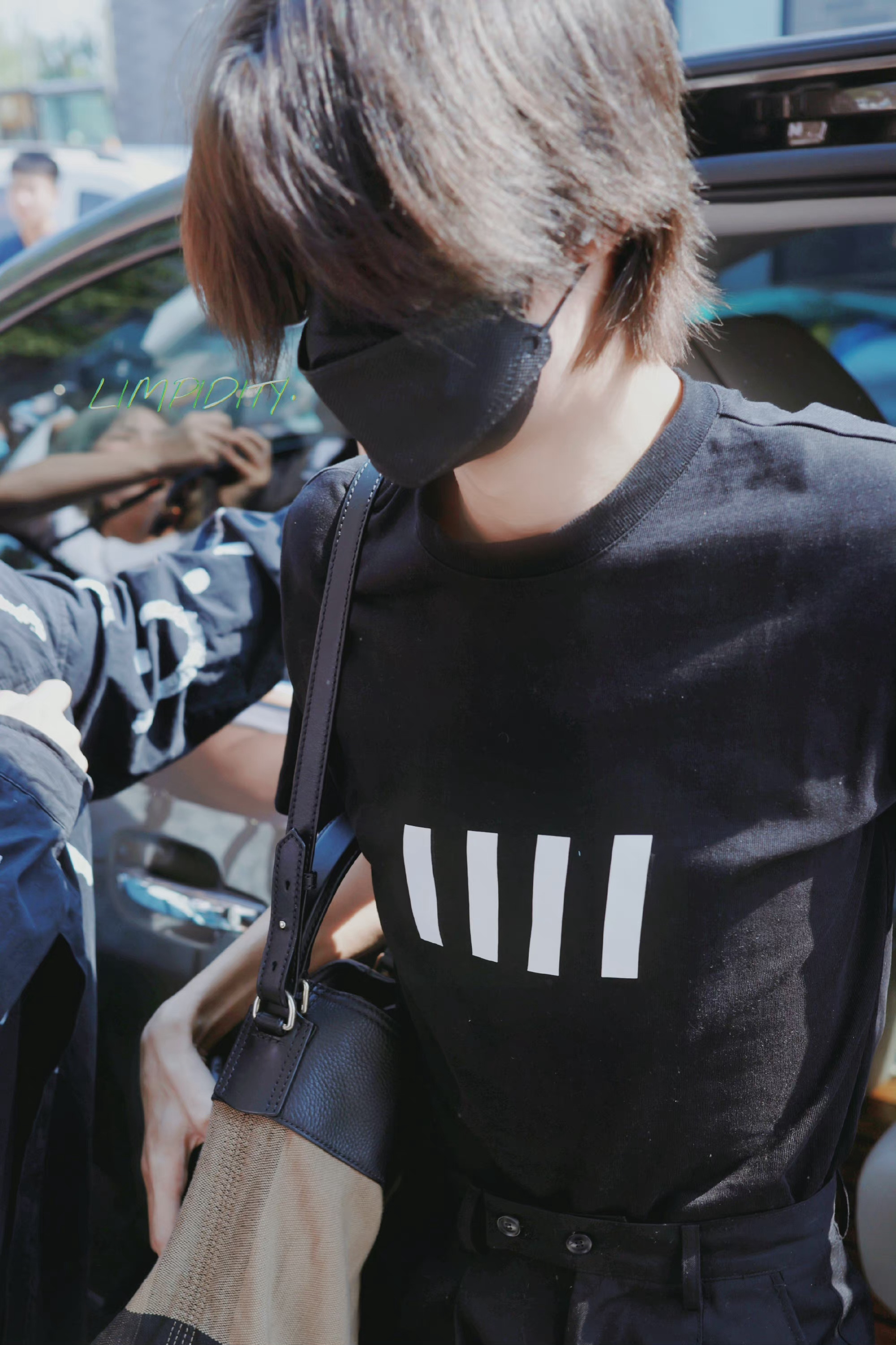 孙滢皓今日份上班饭拍 孙滢皓的头发看起来好柔顺啊……_高清图集