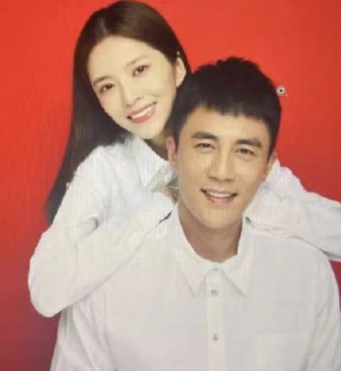 杜淳庆官宣结婚一周年抒发感慨老婆王灿晒甜蜜家庭照