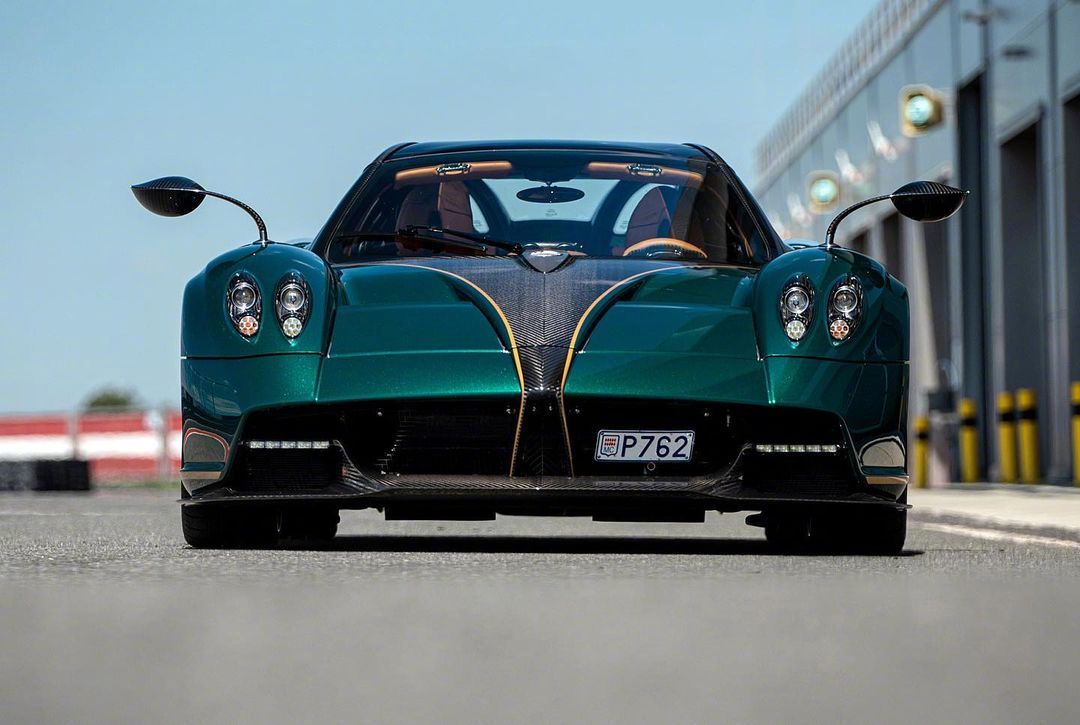帕加尼pagani huayra roadster