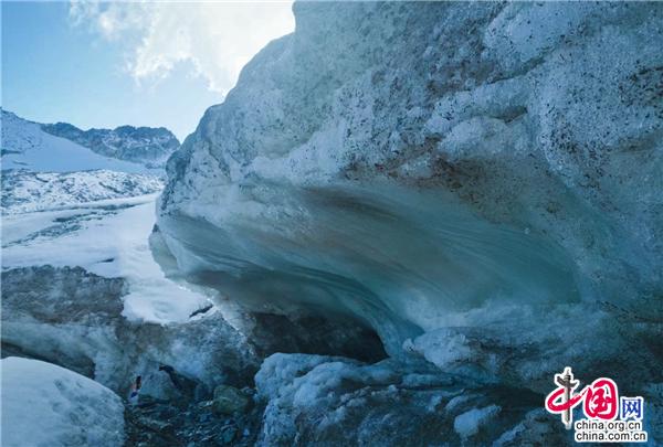 达古冰川 藏在城市周围的天然冰雪“疯玩”圣地