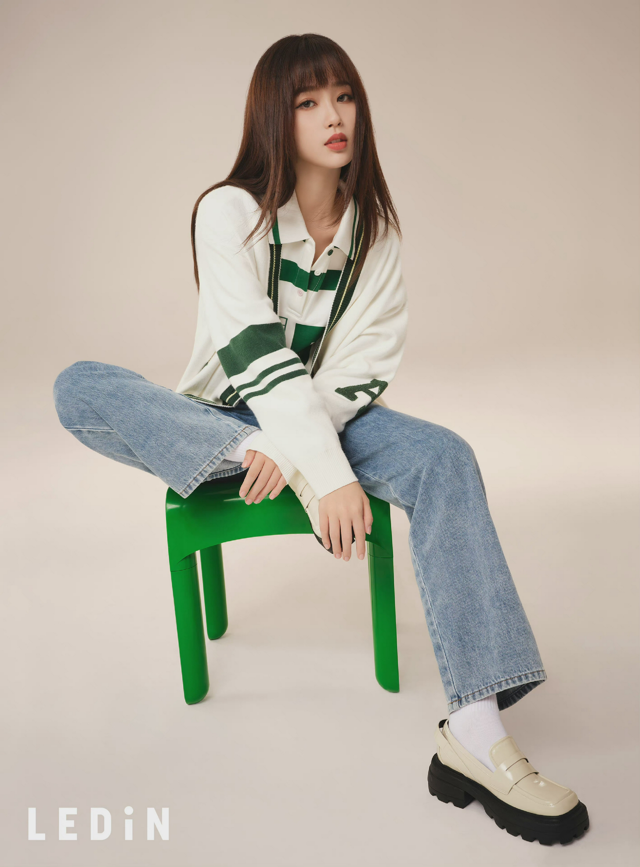 虞书欣品牌新大片冬日元气小虞勇敢自信新姿态