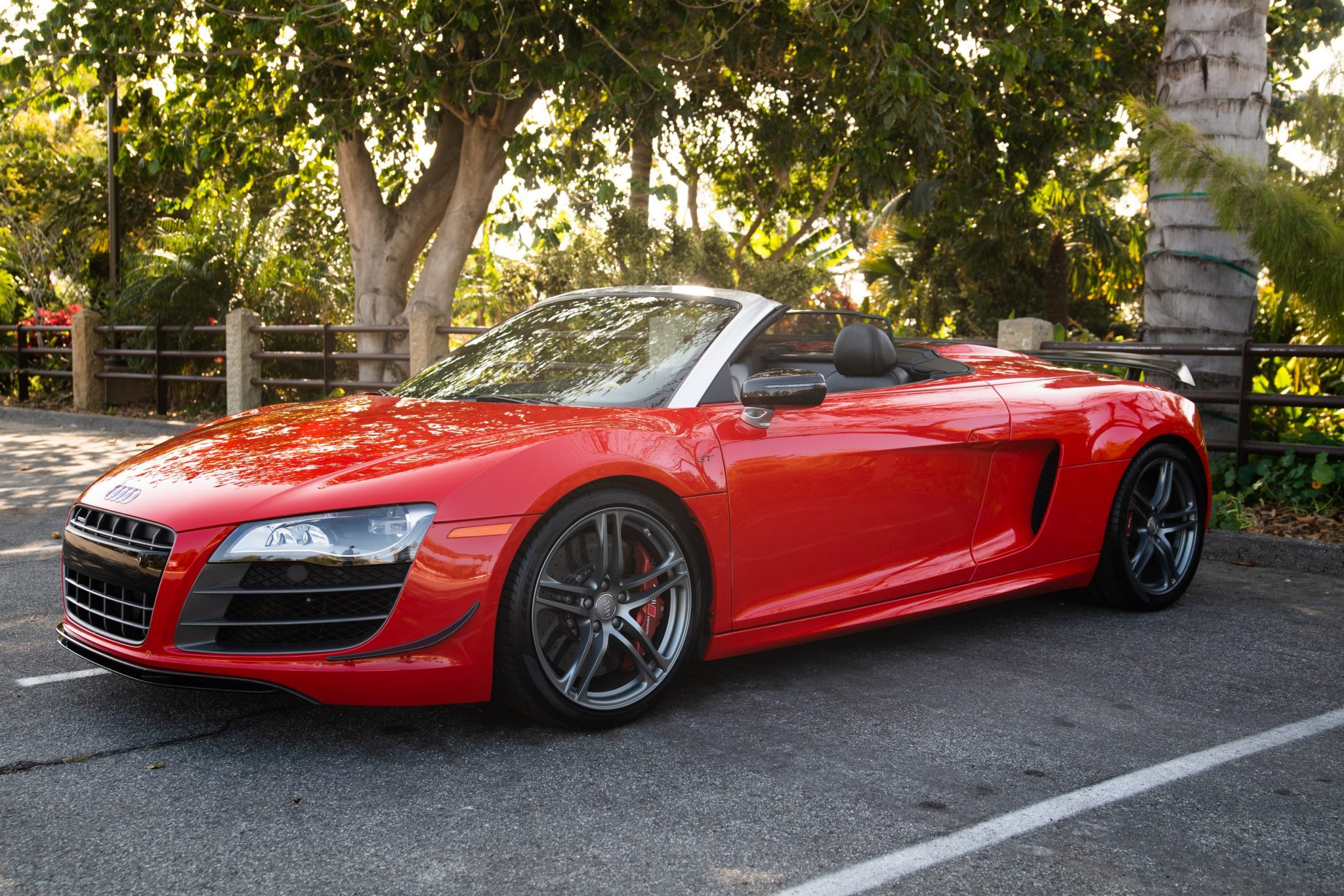 曾被印第赛车冠军拥有奥迪r8gt敞篷版正在拍卖