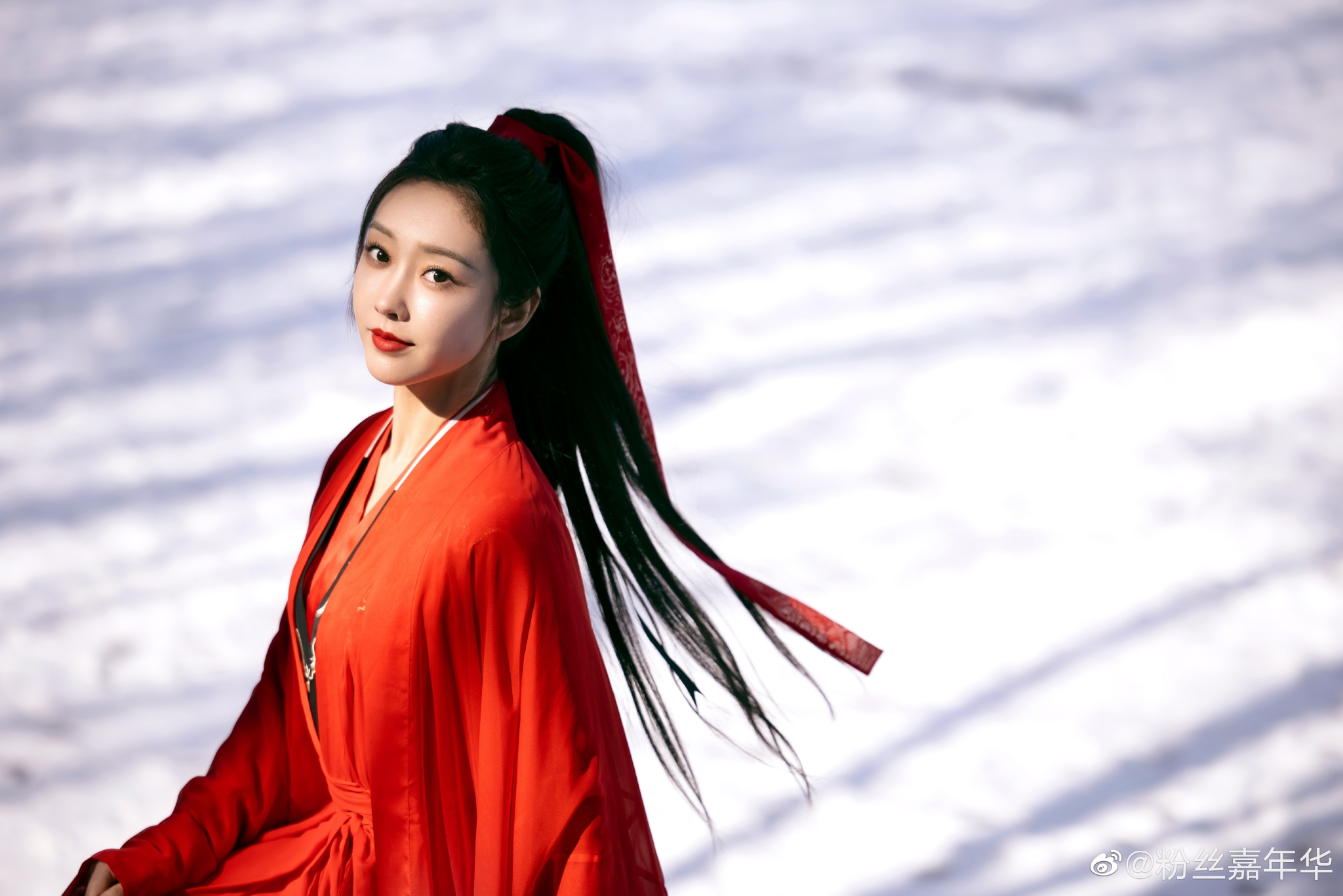 且试天下中的凤栖梧马尾高束红衣骑装