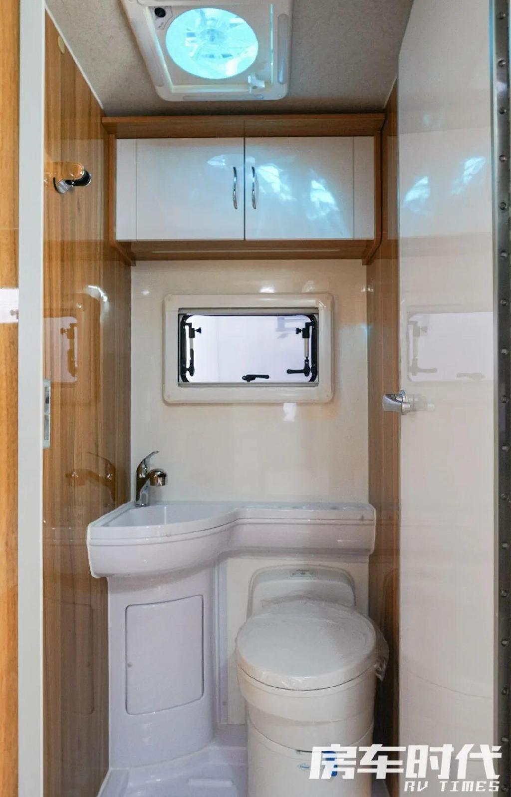 高赛平头轻卡房车跃进h500底盘空间大水电足家庭旅居优选