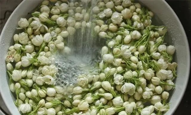 晚上11点后睡觉的人，要警惕这1件事，尤其是秋天！休闲区蓝鸢梦想 - Www.slyday.coM