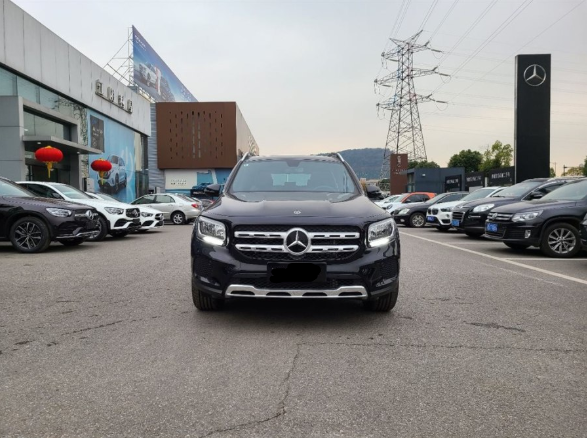 小伙花26万买丐版奔驰glb180,坦言5座够用,此前一直纠结途观l