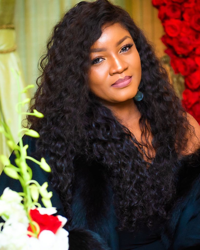 曾出演过不下300部影片,是整个非洲最受关注的演员之一,并且还曾在