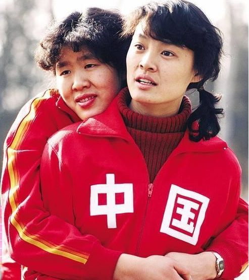她是女排五连冠功勋接郎平回归后远走美国要求女儿不打中国队