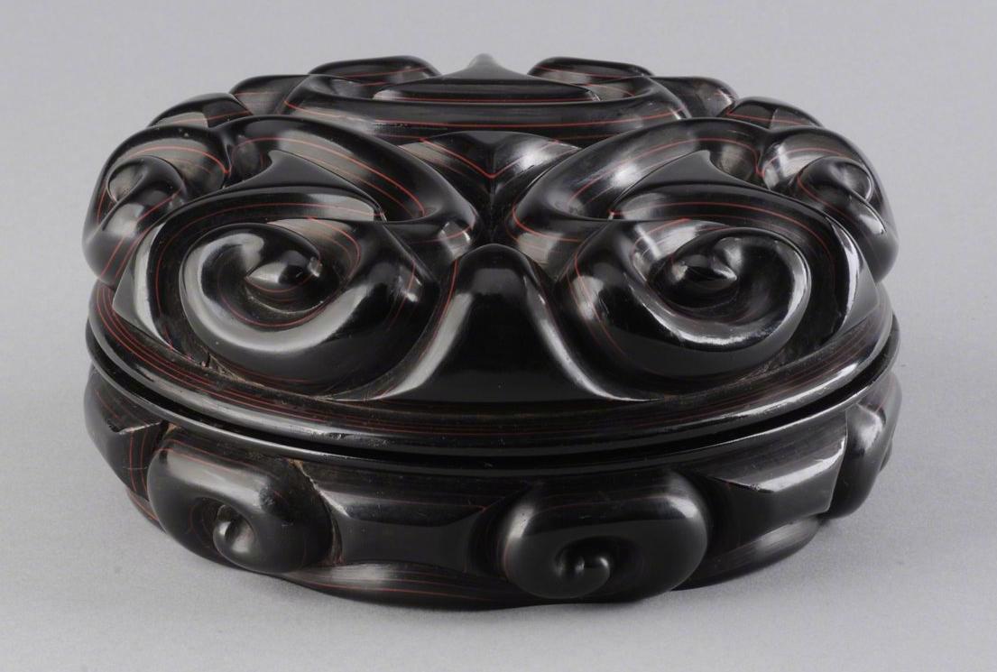 漆器中的国之珍宝:张成造剔犀云纹漆盒_高清图集_新浪网