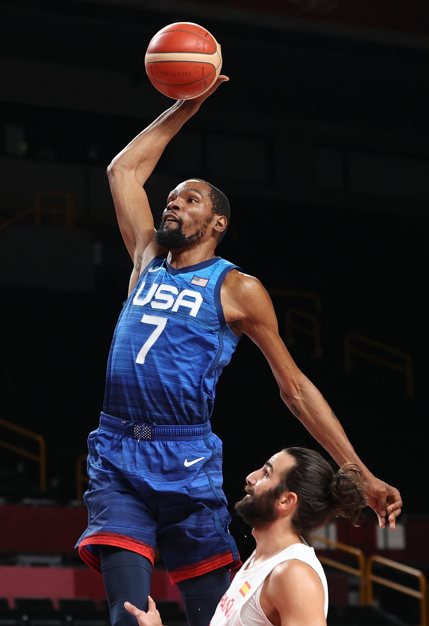 杜兰特爆砍29分,带领美国队95比81战胜西班牙