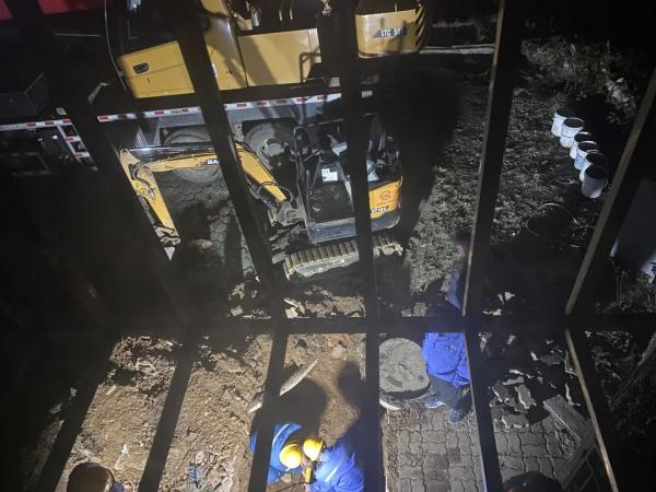 女生回家发现“味儿不对”救了一楼的人！休闲区蓝鸢梦想 - Www.slyday.coM