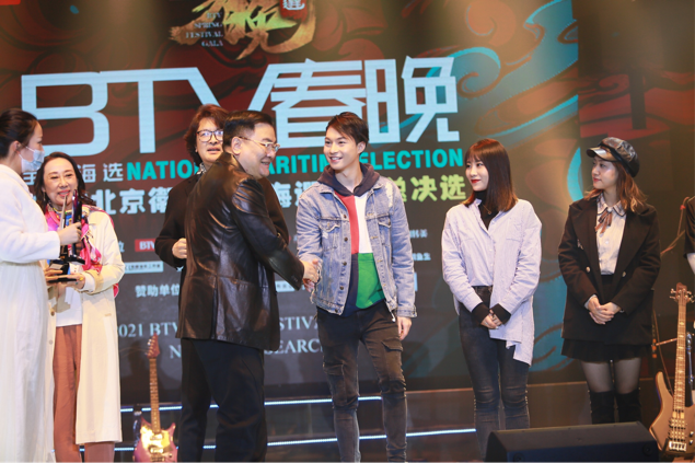 广州独立音乐人:陈劭康;广东实力唱作人,广东电视台珠江频道签约艺人