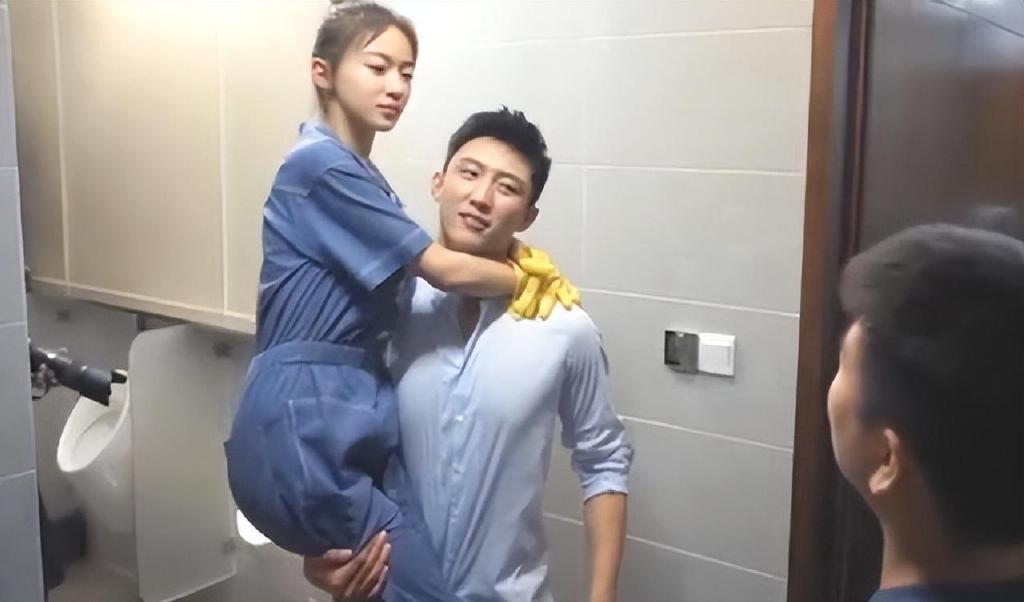 公认身材好的8位一线男星,肩宽腿长穿西装好看,搭档女星无压力休闲区蓝鸢梦想 - Www.slyday.coM 公认身材好的8位一线男星,肩宽腿长穿西装好看,搭档女星无压力休闲区蓝鸢梦想 - Www.slyday.coM