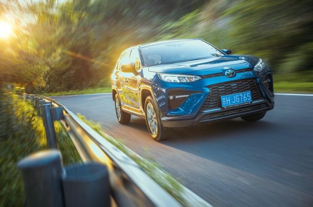 丰田混动 e-four电子四驱,20万级混动suv标杆威兰达