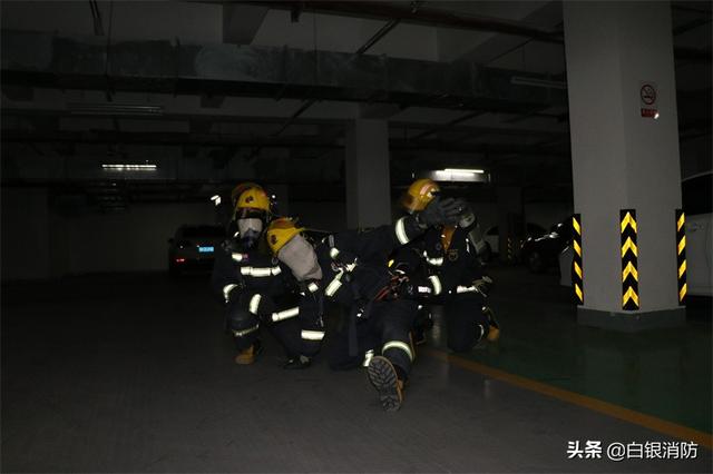 白银市消防救援支队安全员和紧急救助小组培训系列报道六：扎实开展地下建筑黑暗环境中方位识别与撤离训练休闲区蓝鸢梦想 - Www.slyday.coM
