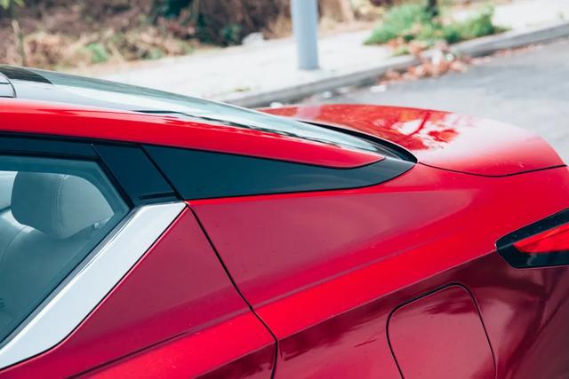 天籁加速略胜迈腾380TSI，日产“超变擎”显露硬核底色