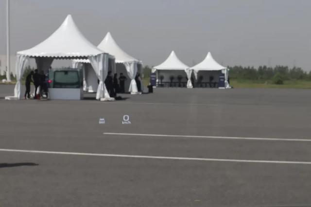 首试吉利豪越：MPV味浓郁的大SUV，开起来却像个灵活的胖子