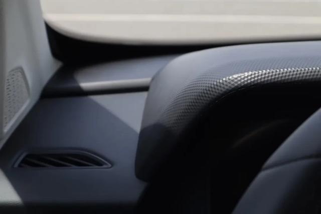 首试吉利豪越：MPV味浓郁的大SUV，开起来却像个灵活的胖子