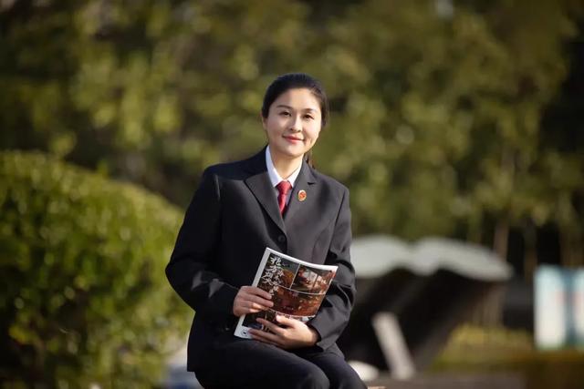 乘风破浪徐莉莉千锤百炼厚积薄发