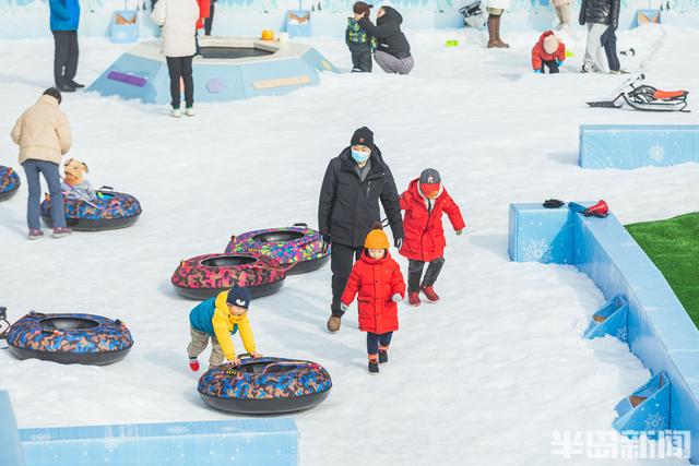 青岛北岸冰雪嘉年华图片