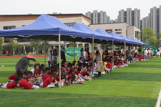 这所学校的运动会足足办了 一个月,人人都在冲击校园吉尼斯记录|沈括