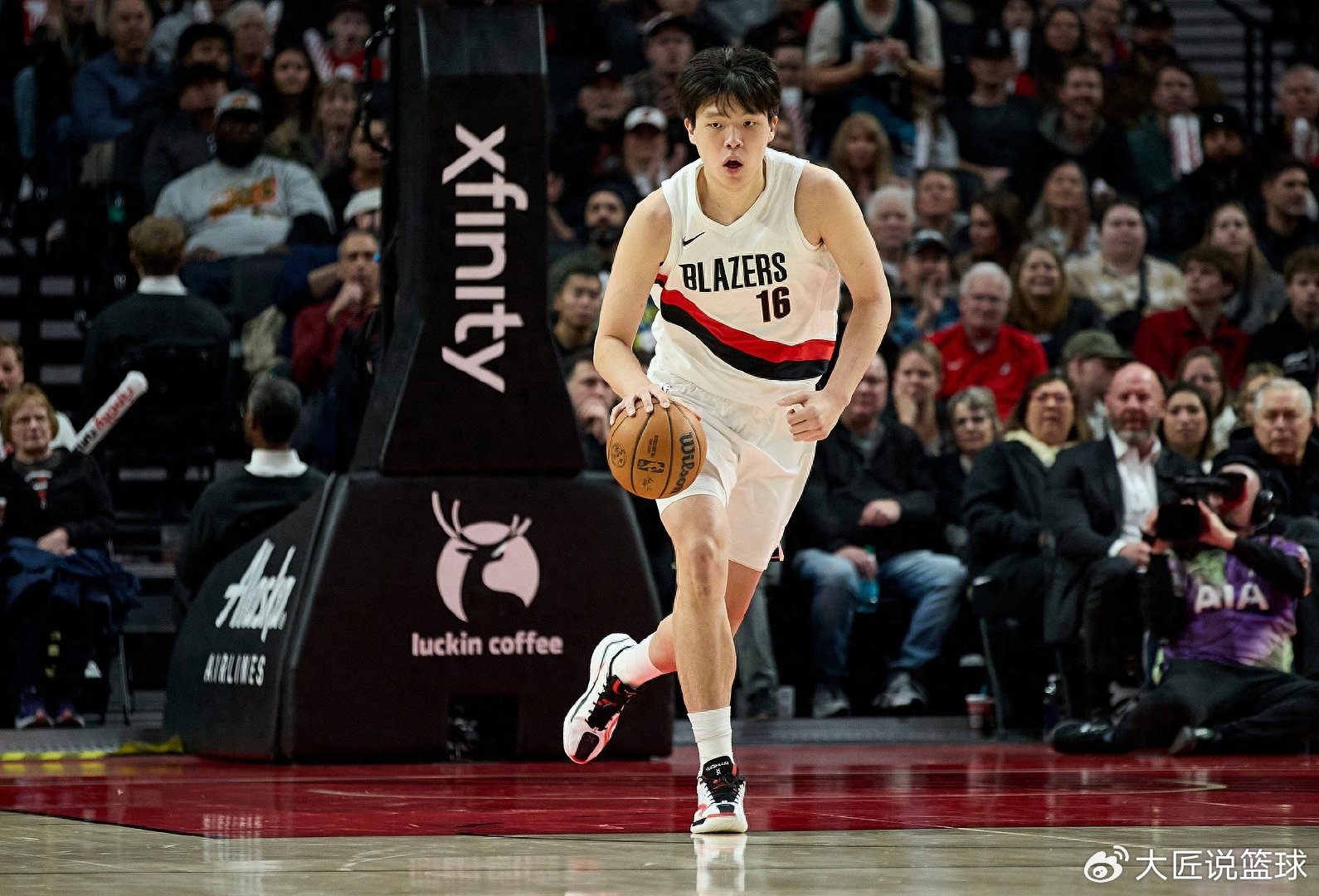 14分17板2助2帽，杨瀚森连创新高！亲承3大成长目标队记公开称赞