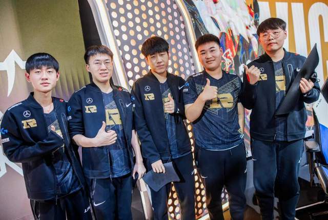 RNG首败后,LCK女主持现场跳舞庆祝,DRX发文嘲讽LPL休闲区蓝鸢梦想 - Www.slyday.coM RNG首败后,LCK女主持现场跳舞庆祝,DRX发文嘲讽LPL休闲区蓝鸢梦想 - Www.slyday.coM